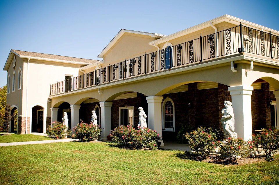 DelMonaco Winery
